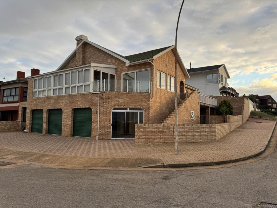 6 Bedroom Property for Sale in Aston Bay Eastern Cape